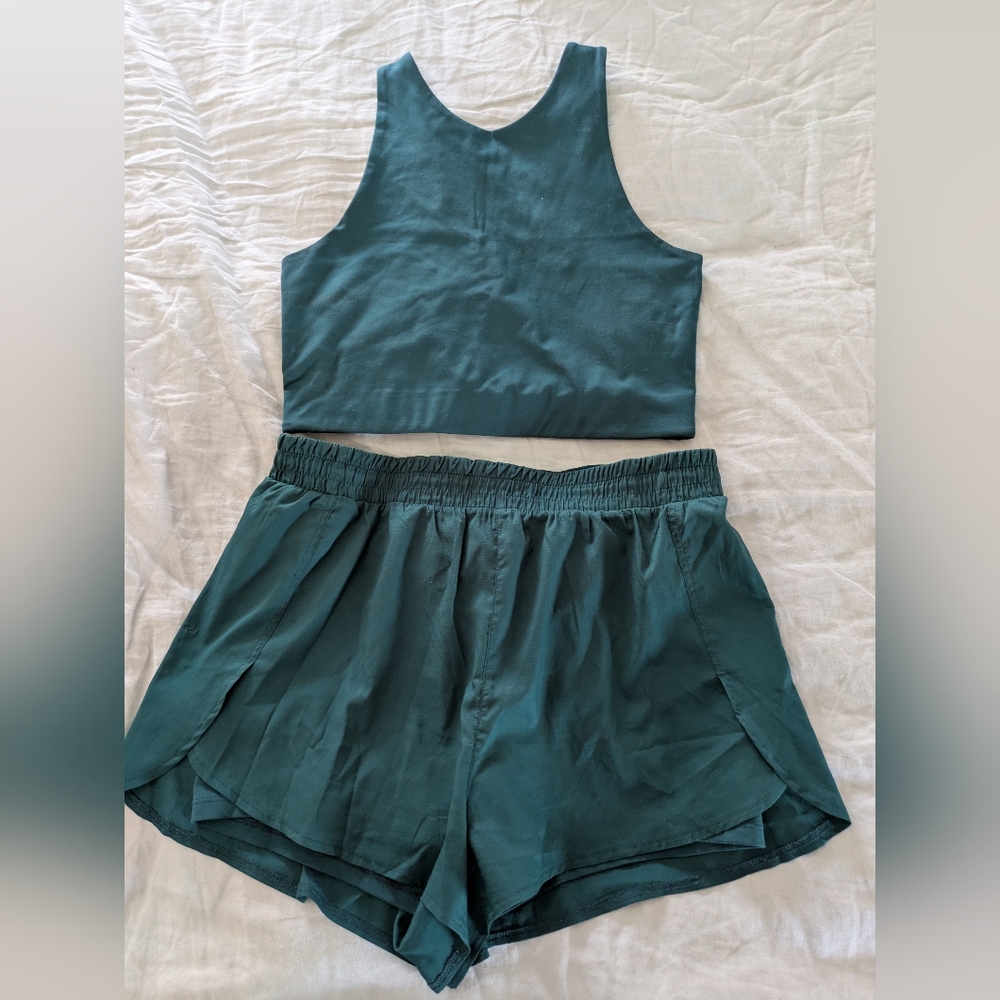 Girlfriend Matching Set Trail Shorts And Crop L In Moss Green